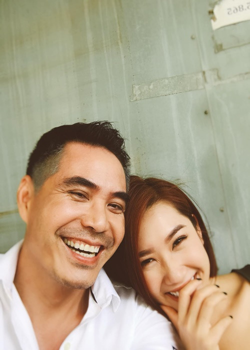 Trung Dũng cho biết, trong quá trình đóng phim, anh chăm sóc Thúy Ngân như anh em thân thiết. Việc này hoàn toàn tự nhiên vì trên phim trường, anh thương Thúy Ngân nhất, chứ không phải tạo cảm giác gần gũi để đóng phim.