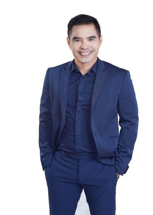 Về vợ cũ, trong cuộc phỏng vấn trên Zing, Trung Dũng cho biết, người cũ và anh không có bất cứ ràng buộc nào về kinh tế. Thỉnh thoảng nam diễn viên có gặp con nhưng cả người cũ và anh đều muốn con sống thoải mái nên không thích xuất hiện trên báo chí.