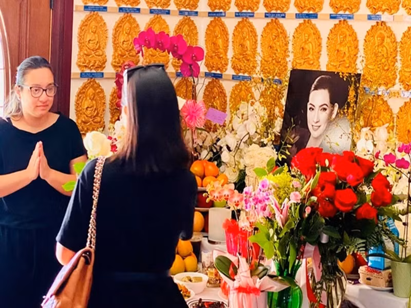 Những ngày qua, con gái của Phi Nhung thường chia sẻ lại các clip cũ của mẹ, không giấu được sự đau buồn. Ảnh: Dân Việt