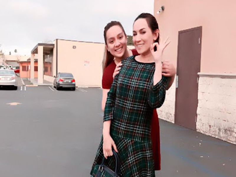 Tháng 7/2021, trước sự lựa chọn ở lại Việt Nam để tiếp tục từ thiện hay về Mỹ đoàn tụ con gái, Phi Nhung quyết định giúp đỡ bà con mùa dịch. Sau đó, cô không may mắc COVID-19. Ảnh: FB Phi Nhung