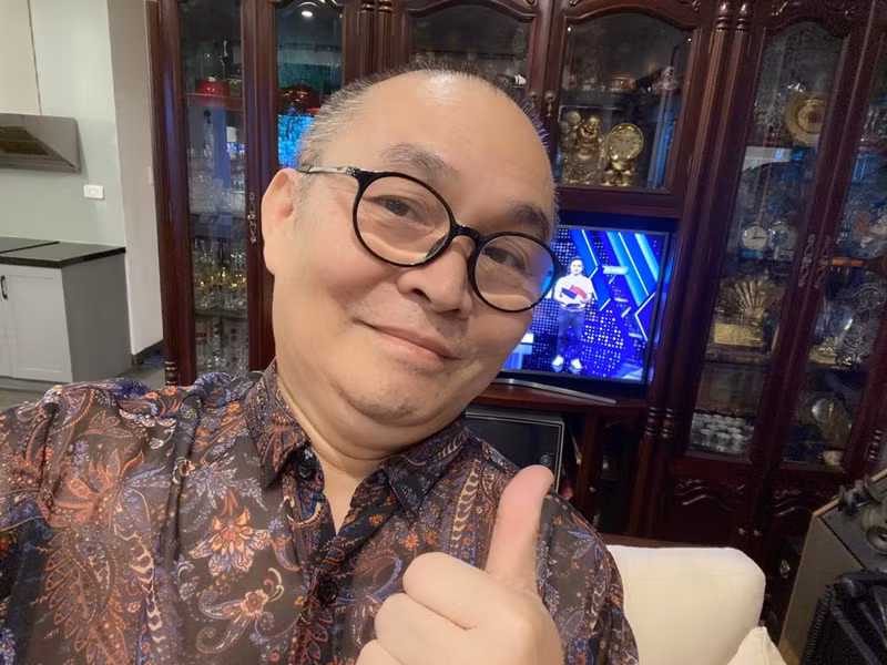 Nghệ sĩ hài Xuân Hinh được nhiều khán giả yêu mến không chỉ bởi lối diễn duyên dáng trên sân khấu mà còn bởi những hình ảnh giản dị đời thường. Ảnh: FB Xuân Hinh