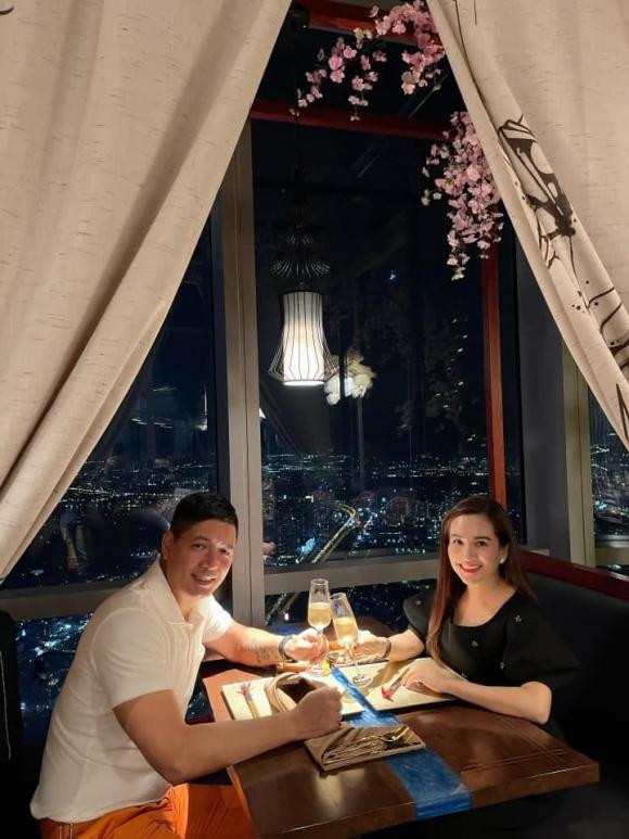 Ta hoa voi hinh anh xuong phong do cua sieu mau Binh Minh-Hinh-4