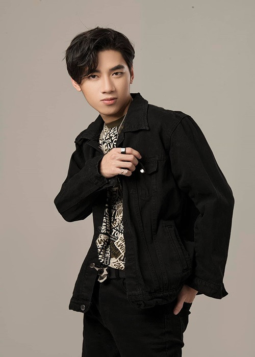 Nhiều sao Việt khác chia sẻ kế hoạch công việc sắp tới. Trên Zing, nhà sản xuất âm nhạc K-ICM tiết lộ, anh sẽ hoàn tất những công việc bị trì hoãn từ trước như thu âm, đặt mua thiết bị và máy móc mới, hẹn gặp đồng nghiệp. Ảnh: FBNV