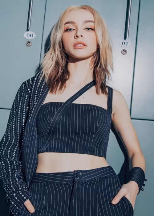 Khi dịch bệnh được kiểm soát, nữ ca sĩ Mlee cho biết, ngoài công việc, cô muốn đi du lịch. Ảnh: FBNV