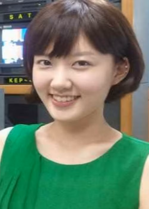 Choi Young Ah rời showbiz Hàn vào năm 2013. Cô kết hôn với một doanh nhân hơn cô 4 tuổi. Tuy nhiên, Choi Young Ah ly hôn chỉ sau 17 ngày. Có tin đồn hôn nhân của cô tan vỡ do nợ nần. Ảnh: Naver