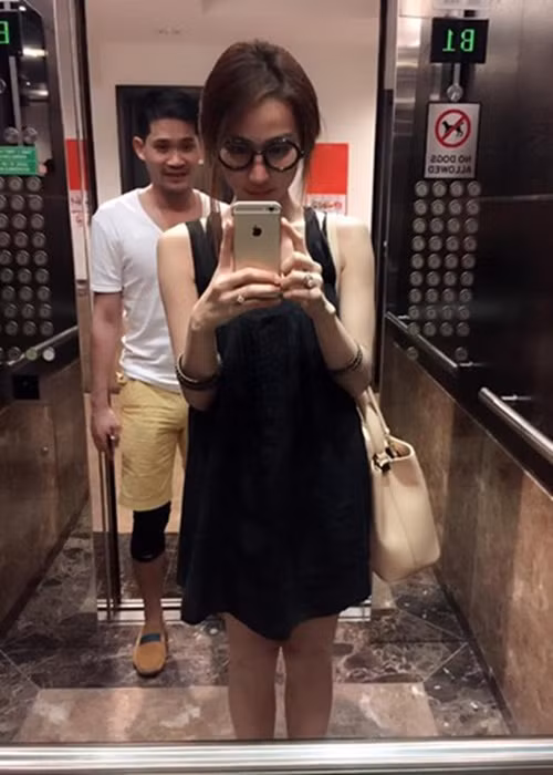 Lần hiếm hoi nữ diễn viên khoe ông xã sang Singapore thăm. Ảnh: FB Ngân Khánh