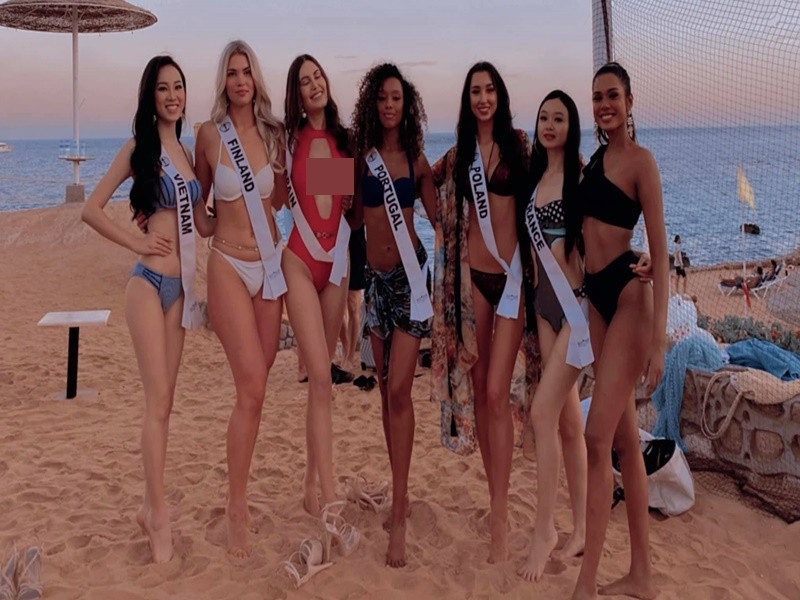 Đại diện Việt Nam đọ vẻ gợi cảm bên các thí sinh khác của cuộc thi. Ảnh: FB Ái Nhi