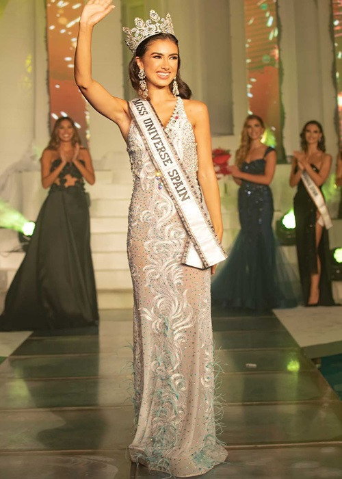 Sarah Loinaz đánh bại 12 thí sinh khác trong chung kết Hoa hậu Hoàn vũ Tây Ban Nha 2021 để giành vương miện. Cô sẽ tham gia Hoa hậu Hoàn vũ Thế giới năm nay. Ảnh: Missosology