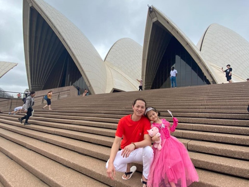 Trang Trần có thu nhập ổn định nhờ công việc kinh doanh thuận lợi còn ông xã của cựu người mẫu làm việc ở Mỹ. Ảnh: FB ông xã Trang Trần