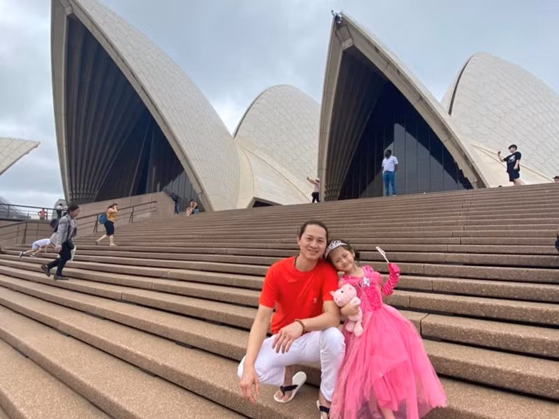 Trang Trần có thu nhập ổn định nhờ công việc kinh doanh thuận lợi còn ông xã của cựu người mẫu làm việc ở Mỹ. Ảnh: FB ông xã Trang Trần