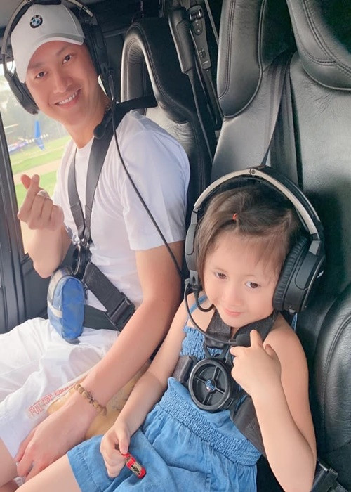 Trang Trần tiết lộ, ngày nhỏ, con gái của cô chỉ mặc đồ hiệu sau này mới mặc đồ bình dân để ủng hộ một người em. Ảnh: FB ông xã Trang Trần