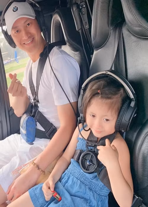 Trang Trần tiết lộ, ngày nhỏ, con gái của cô chỉ mặc đồ hiệu sau này mới mặc đồ bình dân để ủng hộ một người em. Ảnh: FB ông xã Trang Trần