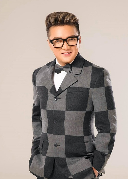 Số đông khán giả ném đá Đàm Vĩnh Hưng vì cho rằng chia sẻ của anh mang tính kích động bạo lực. Sau đó, giữa tâm bão dư luận, Đàm Vĩnh Hưng đứng lên nhận sai, xin lỗi khán giả đồng thời tuyên bố sẵn sàng chịu trách nhiệm trước pháp luật. Ảnh: FB Đàm Vĩnh Hưng