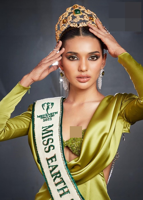 Hiện tại, ban tổ chức Hoa hậu Trái đất liên tục cập nhật hồ sơ các thí sinh. Đại diện Thái Lan năm nay là Baitong Jareerat Petsom. Cô 28 tuổi, tốt nghiệp ngành kiến trúc.