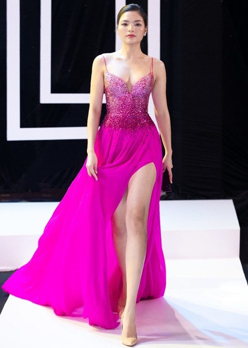 Nguyễn Vân Anh sinh năm 1995, tốt nghiệp ngành Quản trị dịch vụ Du lịch và Lữ hành tại Đại học Kinh tế Quốc dân – Hà Nội.