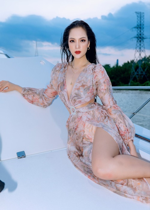 Nhiều khán giả đánh giá cao nhan sắc của Vân Anh. Tuy nhiên, kinh nghiệm thi đấu của chân dài sinh năm 1995 khiến không ít khán giả lo ngại.