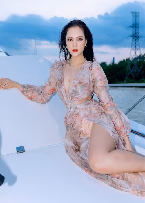 Nhiều khán giả đánh giá cao nhan sắc của Vân Anh. Tuy nhiên, kinh nghiệm thi đấu của chân dài sinh năm 1995 khiến không ít khán giả lo ngại.