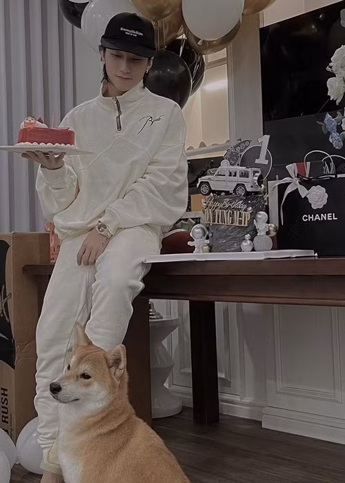 Nam ca sĩ không có bất kì chia sẻ nào về chuyện tình cảm kể từ khi vướng lùm xùm. Ảnh: FB Sơn Tùng M-TP