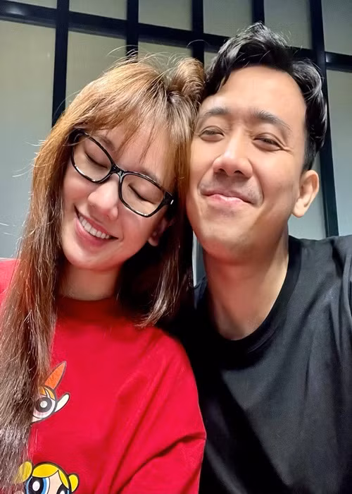 Cách đây ít năm, Hari Won bị ung thư cổ tử cung. Về bệnh tình của Hari Won, Trấn Thành chia sẻ rằng cho dù có chuyện gì xảy ra thì anh vẫn yêu vợ. Ngoài ra, nam danh hài còn khẳng định, cả hai chưa có con là vì chưa muốn chứ không liên quan đến chuyện khó có con.