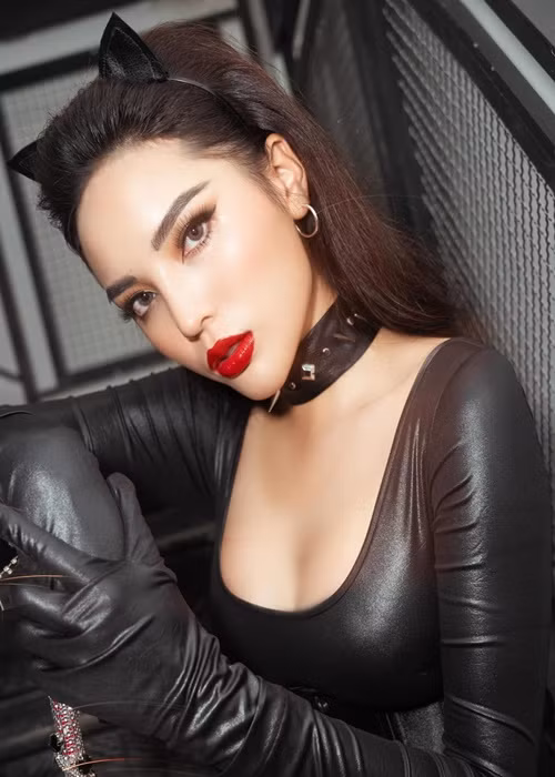 Vòng một của Kỳ Duyên gần đây không còn “khủng” như trước mà trở nên cân đối hơn.