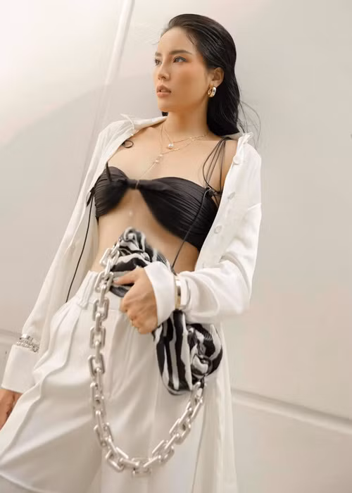 Trước nghi vấn hạ size vòng 1, Kỳ Duyên chưa có bất kỳ động thái nào.