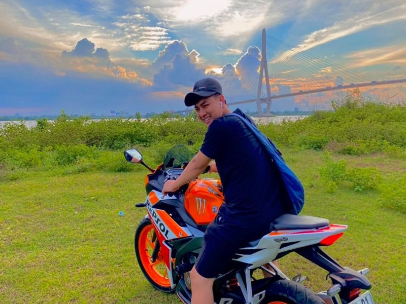 Hoài Lâm là một trong số sao nam lúc phong độ “ngất trời”, khi xuống sắc thảm hại. Ảnh: FB Hoài Lâm