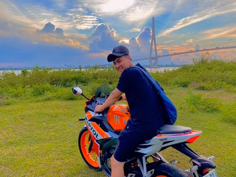 Hoài Lâm là một trong số sao nam lúc phong độ “ngất trời”, khi xuống sắc thảm hại. Ảnh: FB Hoài Lâm