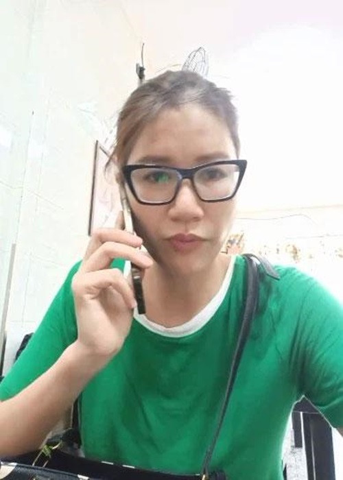 Về cuộc hẹn, Nhâm Hoàng Khang cho biết, anh vừa đến đầu ngõ quán ăn của Trang Trần thì phải quay lại vì nhìn thấy đông người tụ tập. Theo nam hacker này, anh đã gọi điện báo cơ quan chức năng về một nhóm người đang tụ tập trước quán của Trang Khàn mùa dịch. Ảnh: Vietnamnet