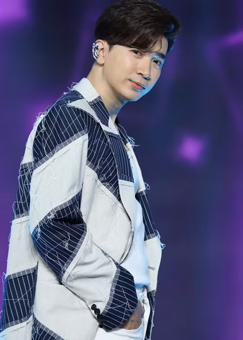 Tháng 12/2020, trong chương trình của Midu, Chi Dân cho biết, anh đang độc thân và nhận lời tham gia chương trình hẹn hò giả định có 3 ngày trải nghiệm để cùng tìm hiểu và khám phá đối phương. Ảnh: FB Chi Dân