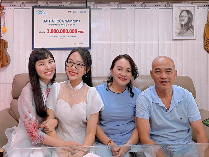 Phương Mỹ Chi dự định mua nhà to hơn và xe hơi cho gia đình. Ảnh: FB Phương Mỹ Chi