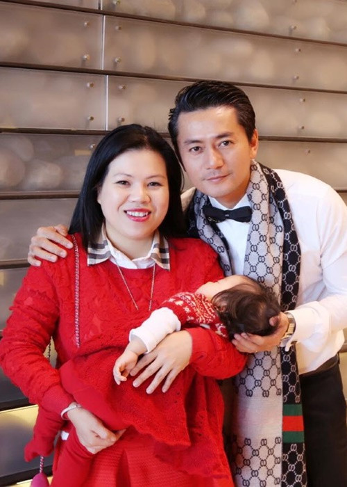 Nam diễn viên phim “Gió nghịch mùa” rất cưng chiều các con. Ảnh: FB Trương Minh Cường