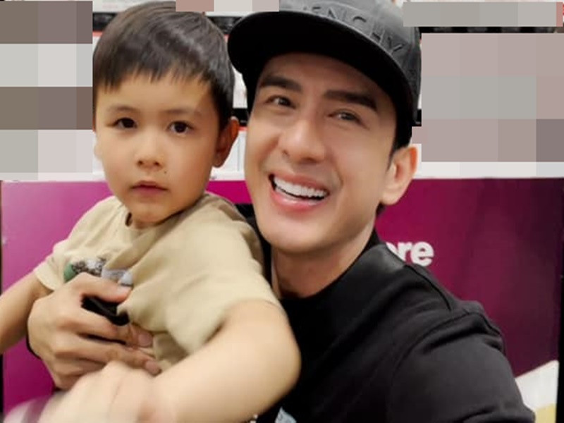 Ở Mỹ, Đan Trường thường xuyên hội ngộ vợ cũ để đưa con trai đi chơi, mua sắm.