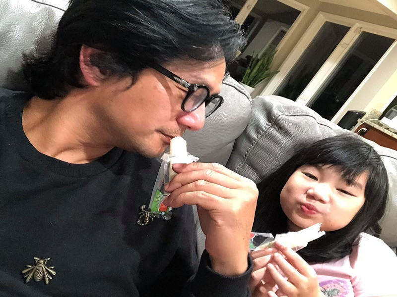 Ông hoàng quảng cáo một thời vẫn gặp các con mỗi ngày và đưa đón con đi học.