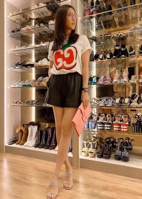 Bà mẹ 3 con ngày càng sành điệu. Ảnh: FB Thu Hoài