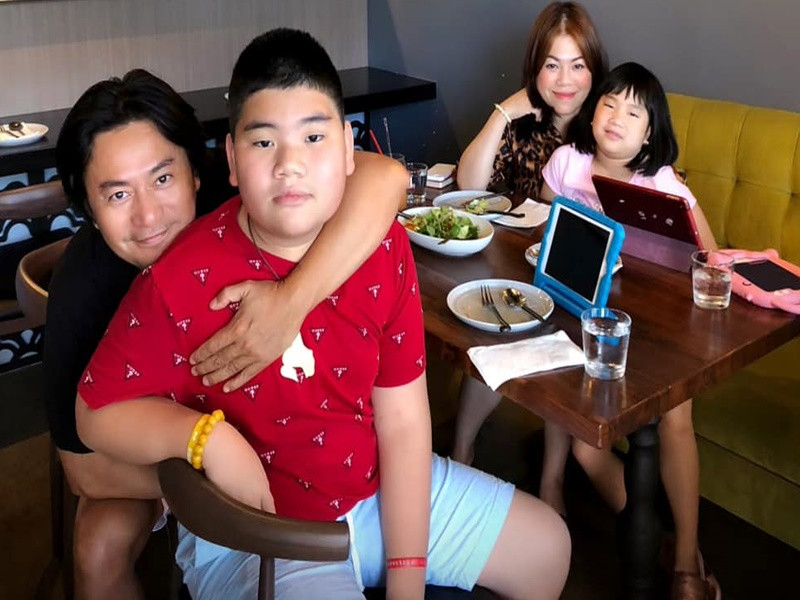 1 năm sau đám cưới, vợ chồng Jang Dong Gun phiên bản Việt sang Mỹ định cư. Trong 8 năm chung sống, cặp đôi có với nhau 2 nhóc tì: bé trai Gia Bảo và bé gái Bình Nhi. Hiện tại, Trương Minh Cường và vợ cũ giữ mối quan hệ tốt đẹp. Ảnh: FB Trương Minh Cường