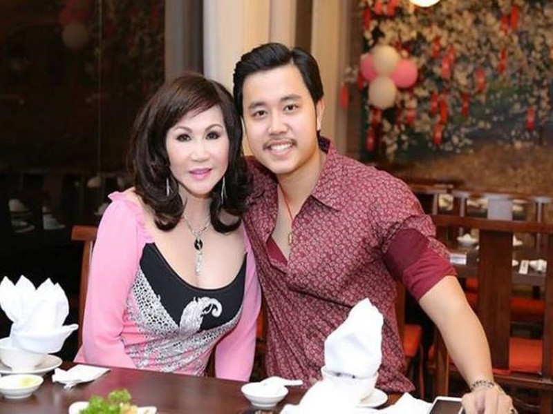 Mối tình rình rang giữa Vũ Hoàng Việt và Yvonne Thúy Hoàng kết thúc sau 5 năm bởi nữ đại gia mong muốn bạn trai có một gia đình thực sự, kết hôn với người trẻ tuổi và sinh con đẻ cái. Ảnh: Yan