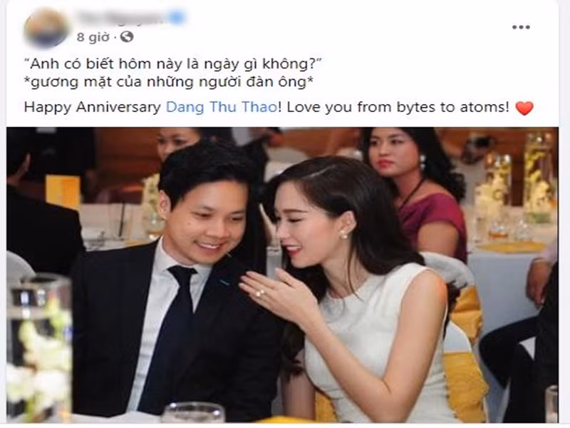 Mới đây, trên trang cá nhân, doanh nhân Trung Tín viết lời chúc mừng 4 năm ngày cưới Hoa hậu Đặng Thu Thảo. Anh bày tỏ: “Happy Anniversary. Love you from bytes to atoms” (Tạm dịch: Mừng ngày kỷ niệm. Yêu em rất nhiều). Ảnh: chụp màn hình