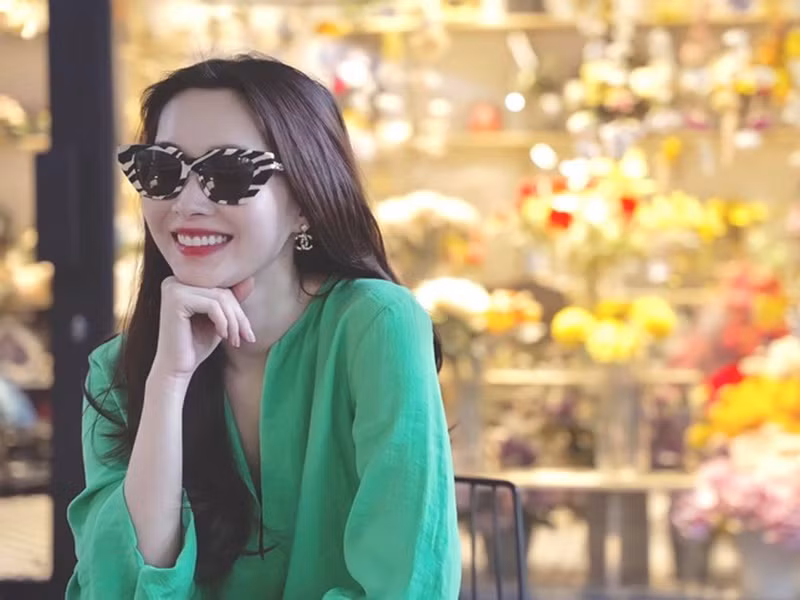 Ông xã của Thu Thảo có sở thích chụp ảnh cho vợ . Ảnh: FB Thu Thảo