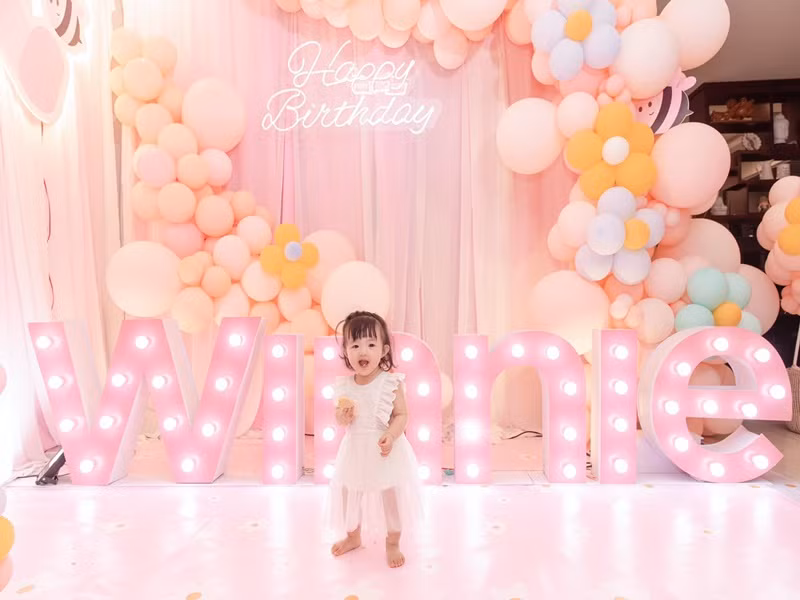 Bé Winnie còn đón sinh nhật cùng gia đình nhà ngoại.