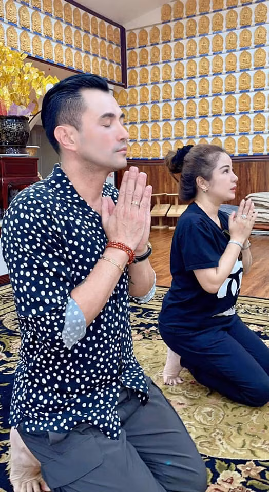 Ngày Phi Nhung qua đời, Thúy Nga bày tỏ sự tiếc thương: “Cô gái lai xinh đẹp bay về trên ấy nhé, xong nhiệm vụ rồi, trên ấy cô sẽ được gặp các anh em nghệ sĩ trên ấy. Dưới nhân gian này mọi người, mọi nhà luôn nhớ đến cô nhất là giọng hát ngọt ngào da diết không lẫn đi đâu được và luôn cầu nguyện cho linh hồn cô mau siêu thoát”.