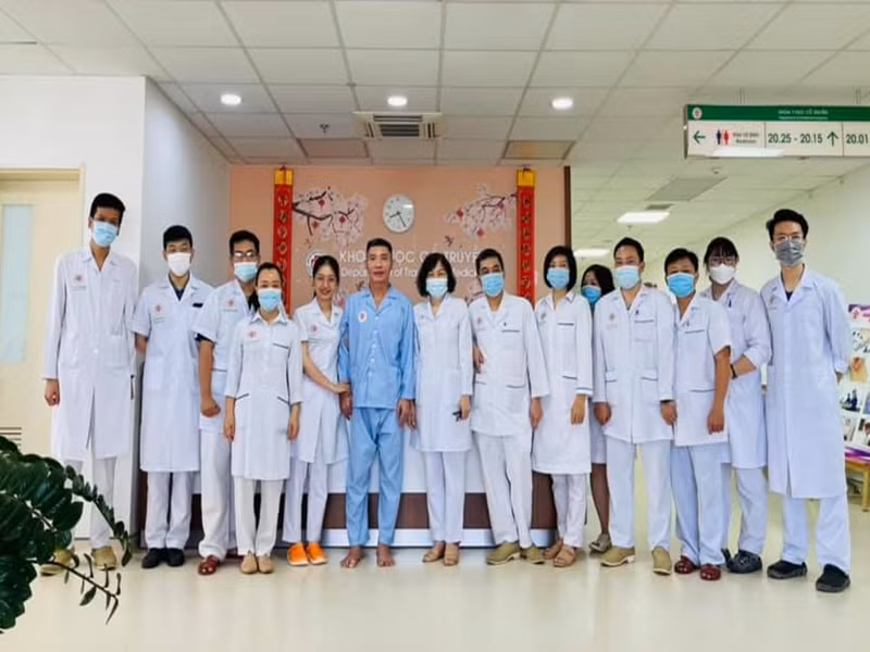 3 tháng trước, Công Lý nhập viện sau khi bị trượt chân ngã tại nhà riêng. Theo Ngọc Hà, cô không chia sẻ quá nhiều thông tin về sức khỏe của chồng bởi Công Lý không muốn mọi người phải lo lắng, bận tâm quá nhiều cũng như không muốn xuất hiện với vẻ mặt mệt mỏi trước công chúng. Ảnh: FB Ngọc Hà