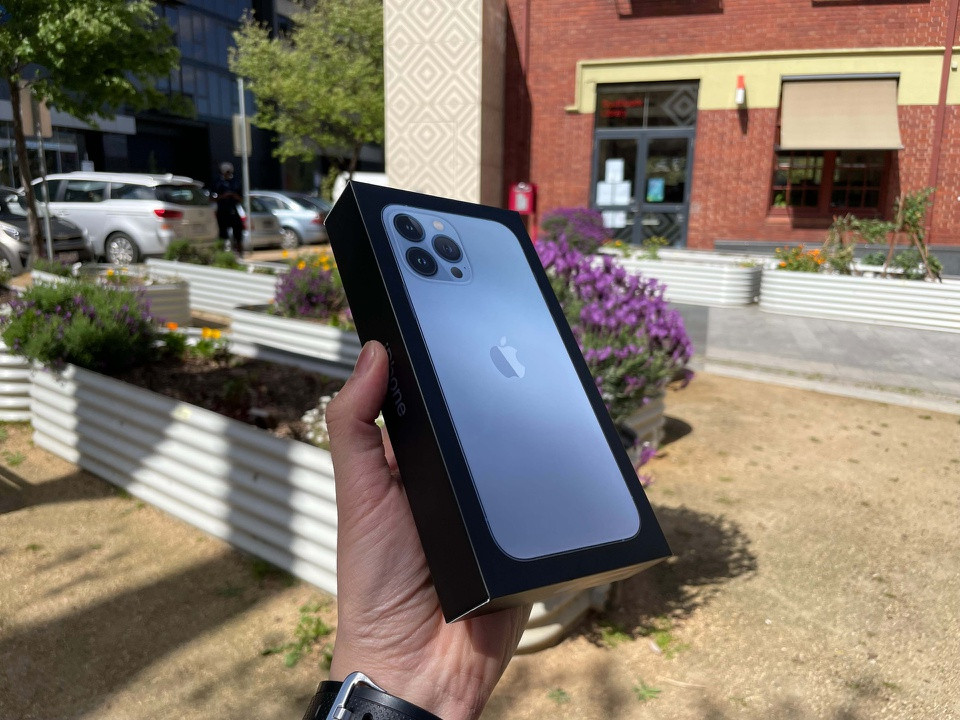 iPhone 13 chay hang ngay khi Apple mo dat coc tai Viet Nam-Hinh-2