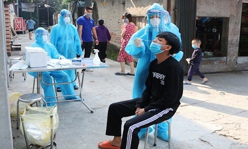 O dich nong nhat Ha Noi them 17 ca nhiem SARS-CoV-2, co tre nho