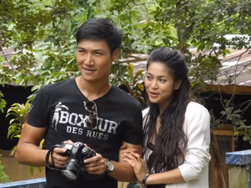 Khi “Bí mật tam giác vàng” lên sóng, diễn xuất của Nhung Kate gây ấn tượng. Nữ diễn viên cho biết: “Bây giờ ra đường. ai cũng gọi tôi là "Nathavon". Với một diễn viên trẻ như tôi thì đó thực sự là hạnh phúc”. Ảnh: Người lao động