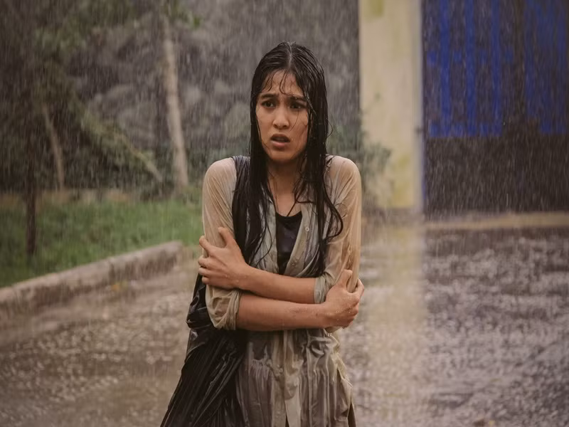 Năm 2016, Nhung Kate tham gia bộ phim kinh dị “Cô hầu gái”. Vai diễn của Nhung Kate là cô hầu gái nghèo, mồ côi tên Linh đến tìm việc trong một ngôi biệt thự lộng lẫy nhưng u ám. Ảnh: Elle