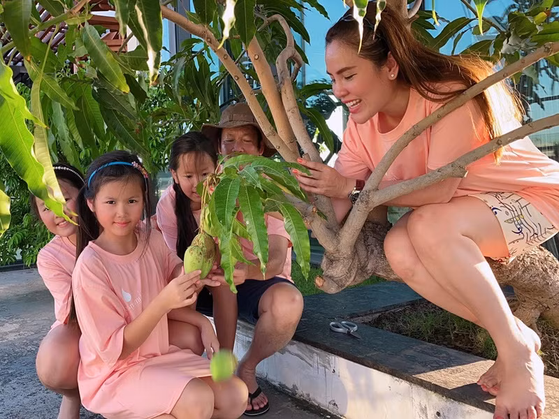 Phương Lê muốn các con tự do theo đuổi con đường mà các bé yêu thích. Tuy nhiên, quan trọng nhất cô luôn muốn các con mình phải tự lập, tự chủ tài chính.