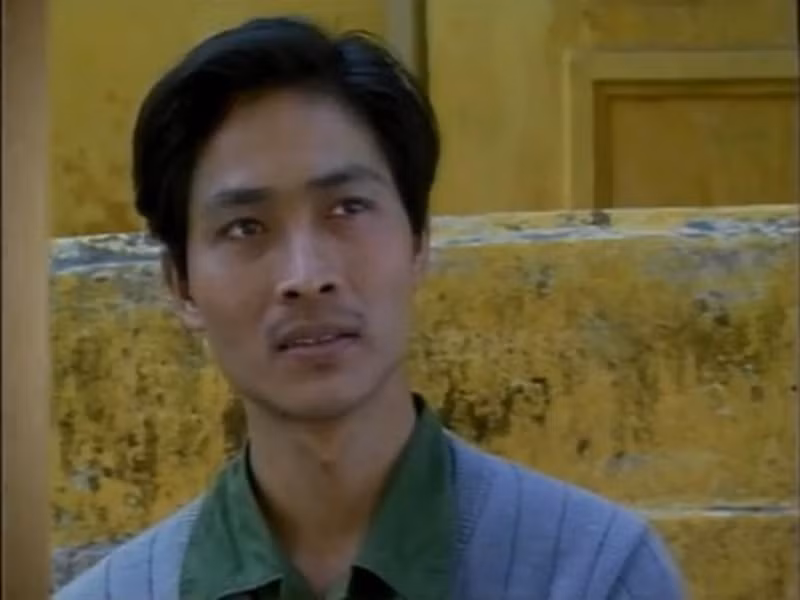 Lối diễn xuất sống động, chân thành khi nhập vai Thi giúp Quốc Tuấn đoạt giải thưởng "Nam diễn viên xuất sắc" do khán giả của VTV bình chọn. Ảnh: Zing