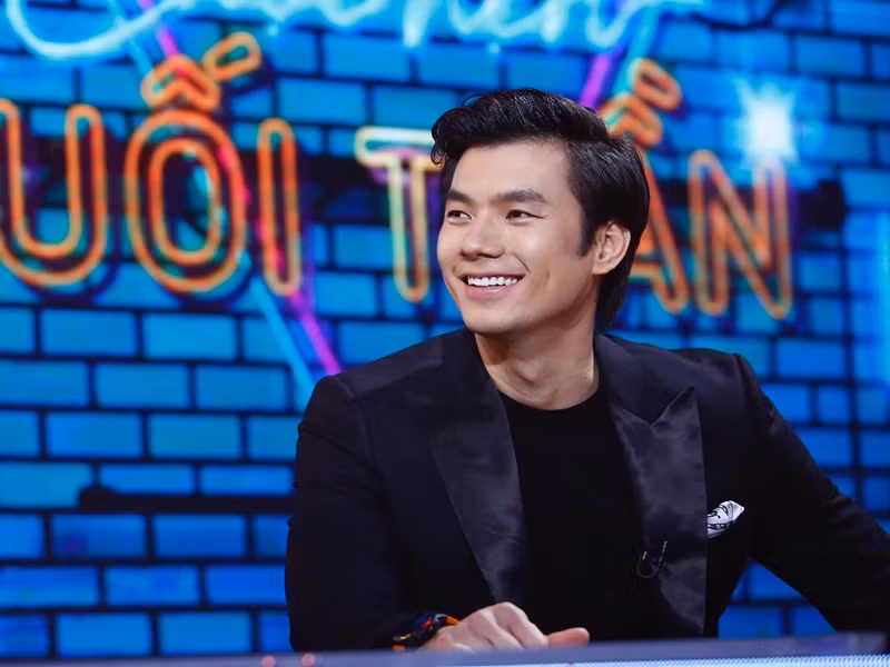 Từ khi vào showbiz cho đến nay, nam chính phim "Tình yêu và tham vọng" chưa từng công khai bất kì mối tình nào.