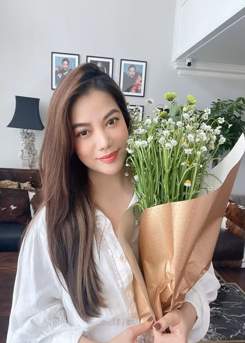 Sau 7 năm ly hôn, Trương Ngọc Ánh hẹn hò Anh Dũng. Nam diễn viên là người công khai chuyện tình cảm vào cuối tháng 4/2021. Ảnh: FB Trương Ngọc Ánh