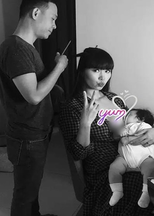 Siêu mẫu Hà Anh không sợ hỏng dáng khi nuôi con bằng sữa mẹ trong 6 tháng. Ảnh: FB Hà Anh